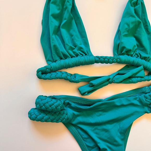 Vitamin A turquoise bikini - Picture 2 of 2